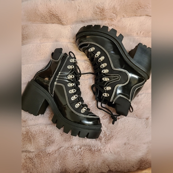 Sold - Road Rage Chunky Heeled Boot Lace Up Jeffrey Campbell size 9 - Picture 2 of 4
